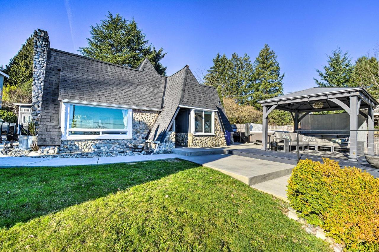 Puget Sound Cabin With Hot Tub And Water Views! Bremerton Exteriér fotografie