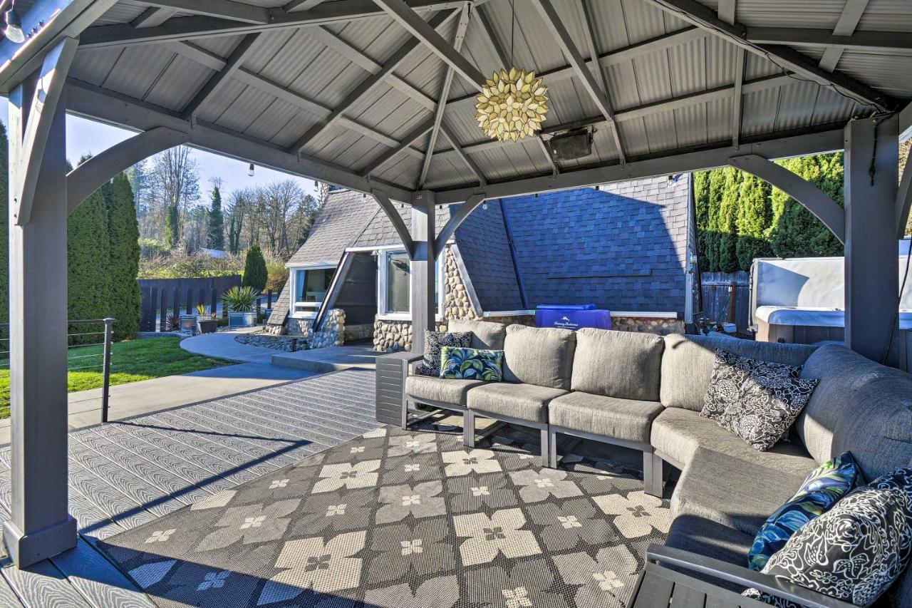 Puget Sound Cabin With Hot Tub And Water Views! Bremerton Exteriér fotografie