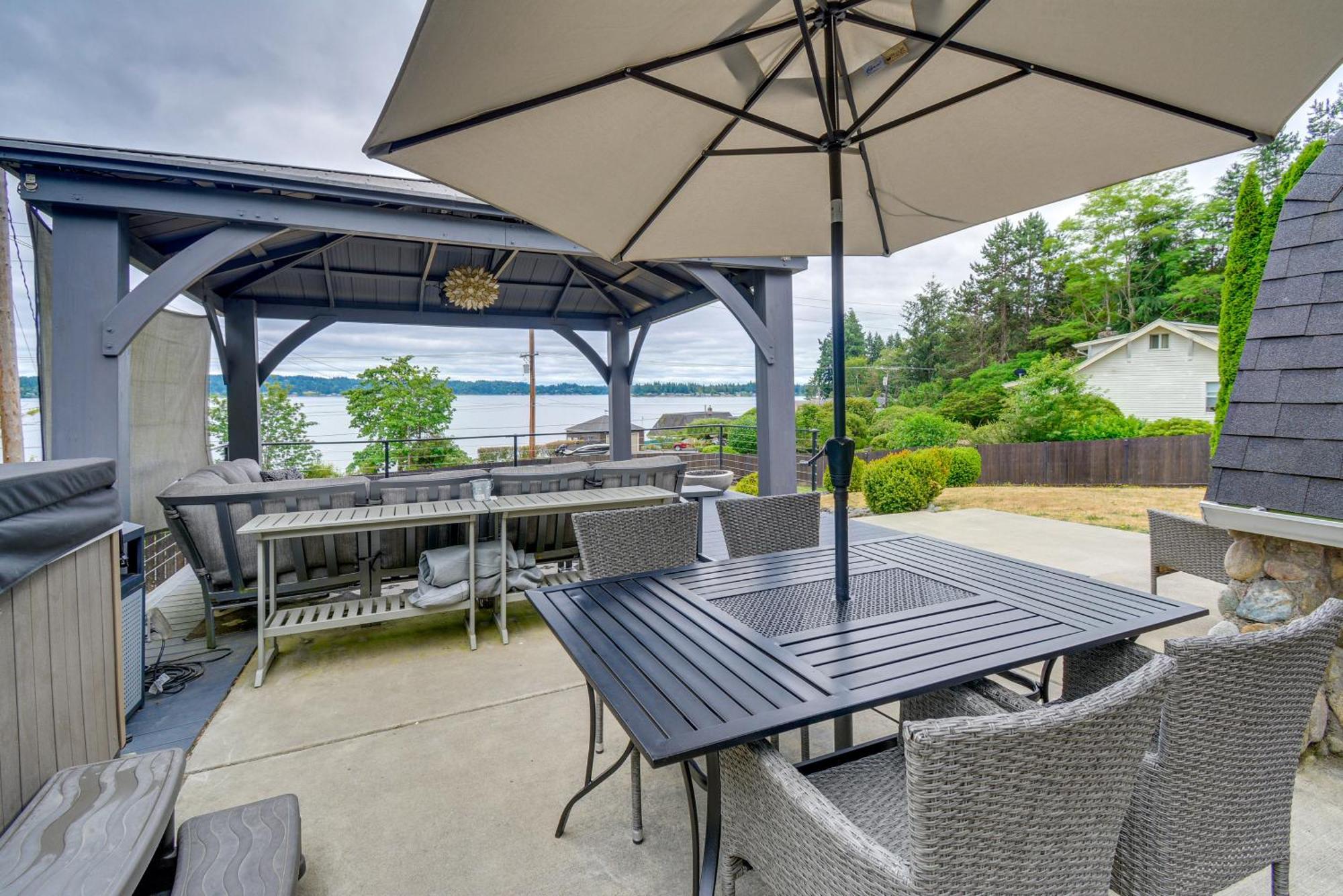 Puget Sound Cabin With Hot Tub And Water Views! Bremerton Exteriér fotografie